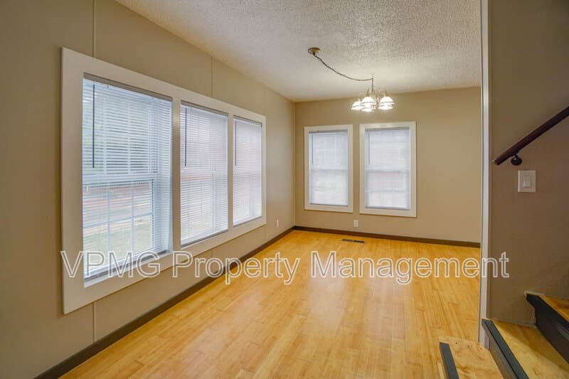 Vancouver House: 2901 Fruit Valley Rd
