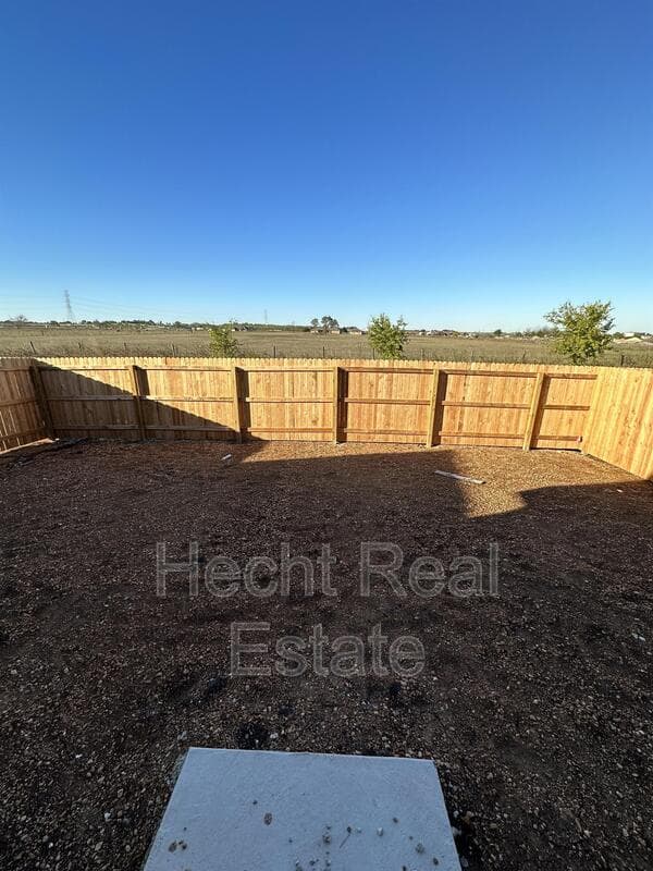Seguin House: 5850 Coahuila