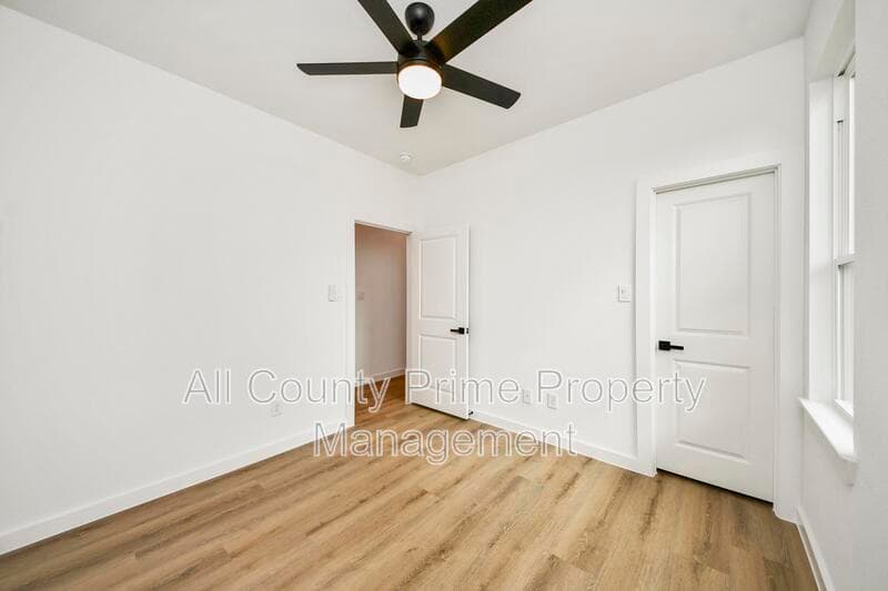 Houston Condo: 5201 Fairchild St