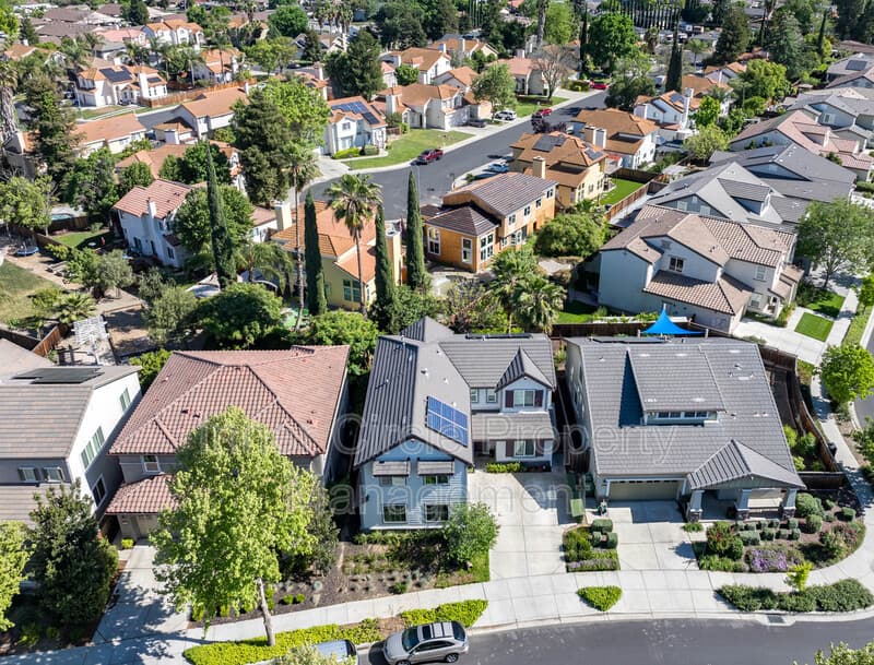 Brentwood House: 376 Bougainvilla Drive