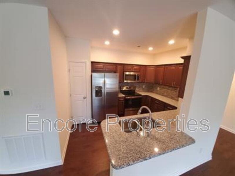 Greensboro Condo: 2608 Pennoak Lane
