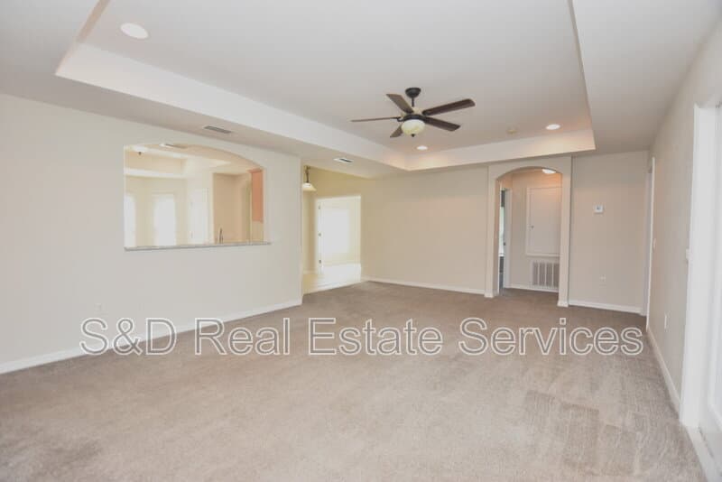 Lakeland House: 5029 1st St. SE