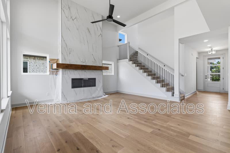 Centerton House: 1071 Whistler St