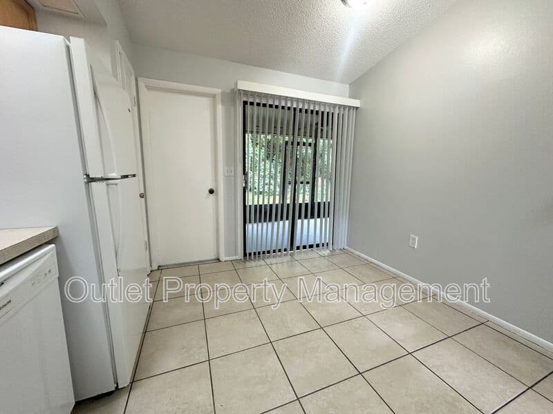 Sanford House: 1710 Ridgewood Lane