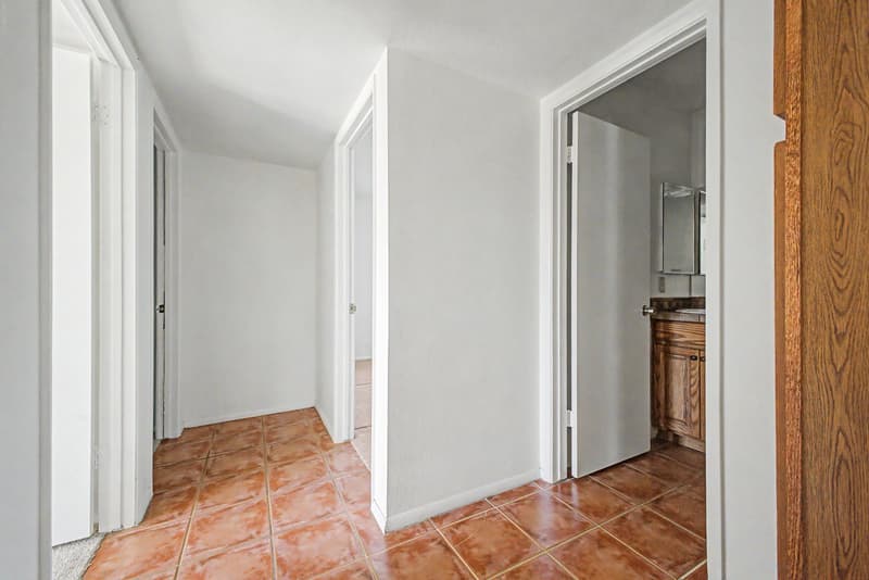 Phoenix House: 2822 E WILLOW Avenue