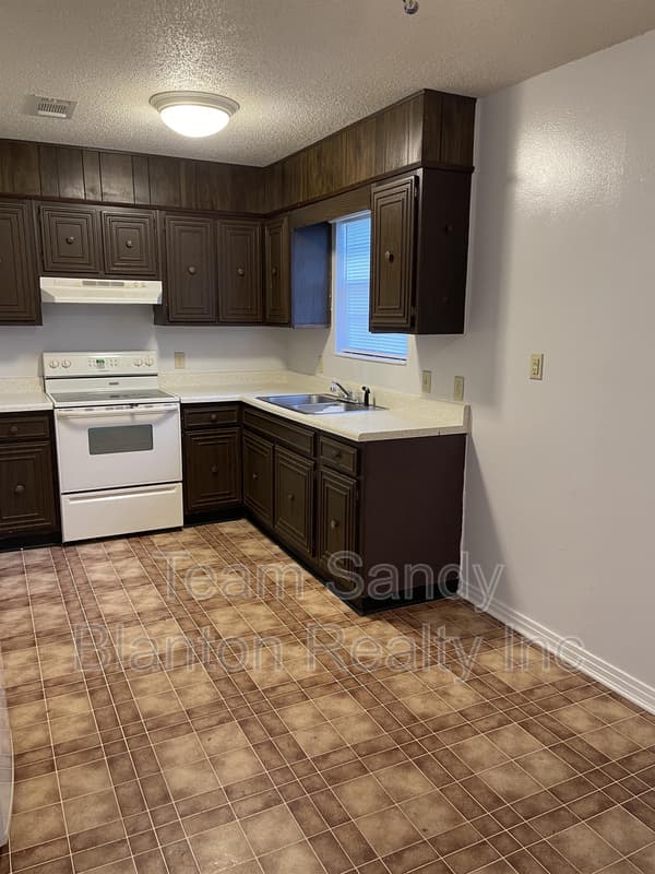 Pace House: 4240 Del Almirante Circle