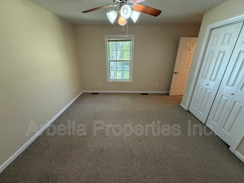 Johnson City Condo: 614 N Center St