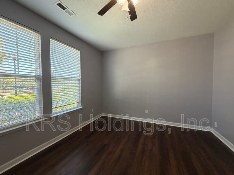 Portsmouth House: 214 Harmony Dr