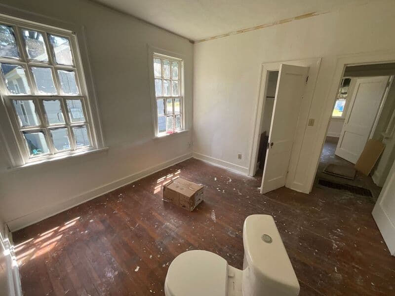 Jackson House: 354 Fredrica Avenue