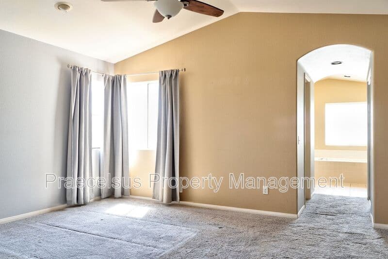 Chula Vista House: 978 Norella St