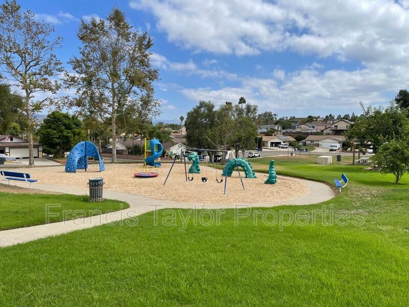 San Marcos House: 1445 Glen Avon Drive