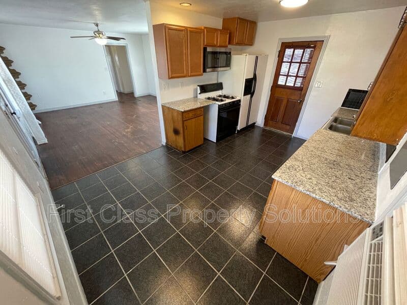 Bethany House: 6618 NW 31st St