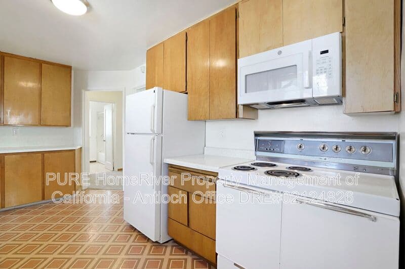 Antioch House: 322 W. Madill Street