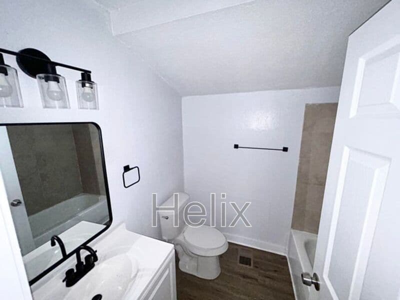 Jackson House: 1058 Combs St