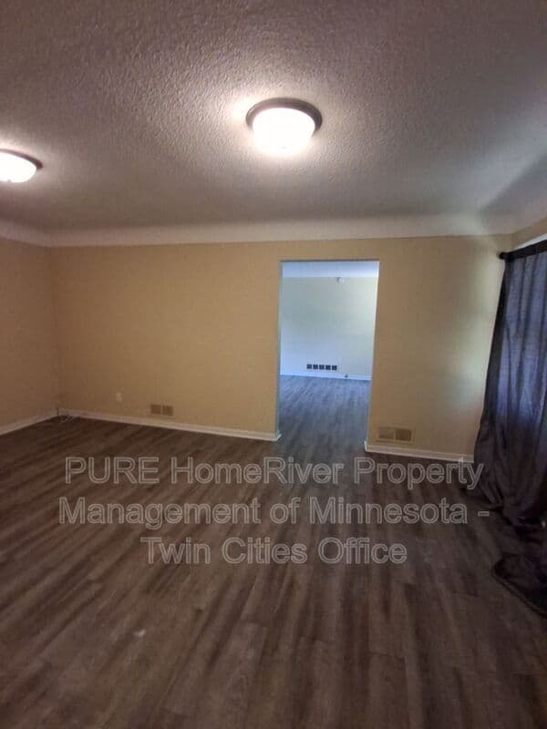 North Saint Paul House: 2670 5th Ave E