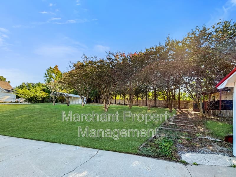 Taylors House: 4804 Edwards Road