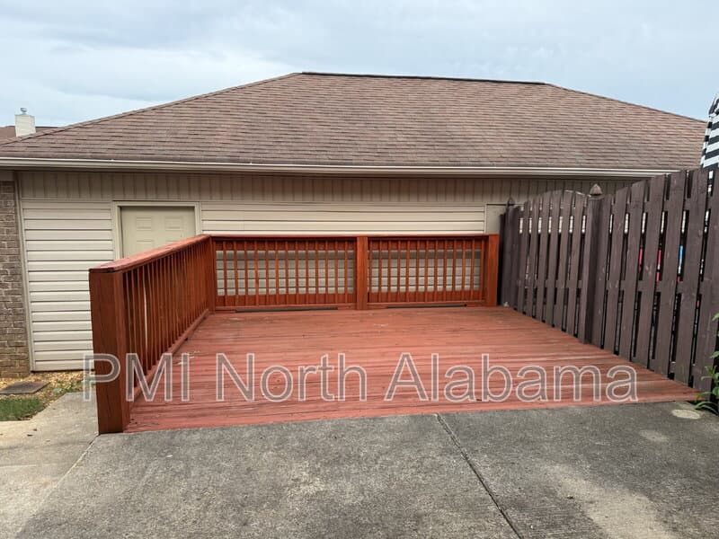 Huntsville Townhome: 1012 Scarlet Woods