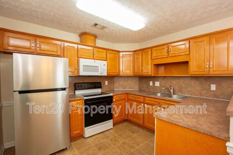 Columbus House: 9021 Sonoma Point Dr