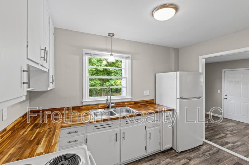 Augusta House: 2541 Rhodes Drive