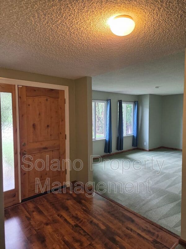 Fairfield House: 2827 Owens St