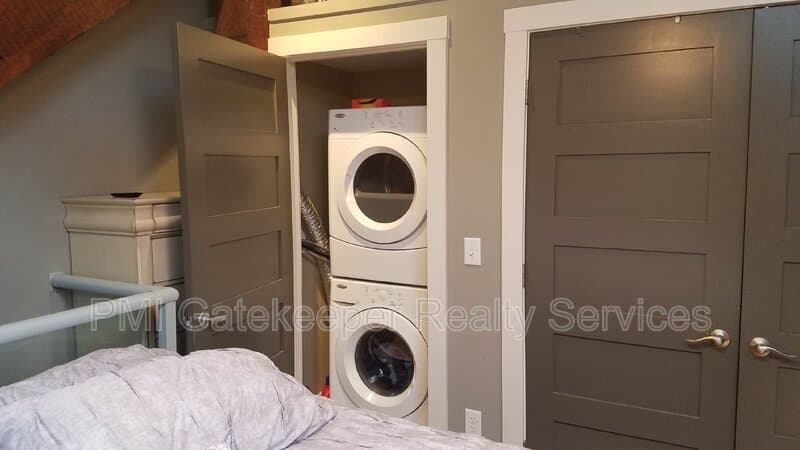 Cincinnati Condo: 1202 Main St