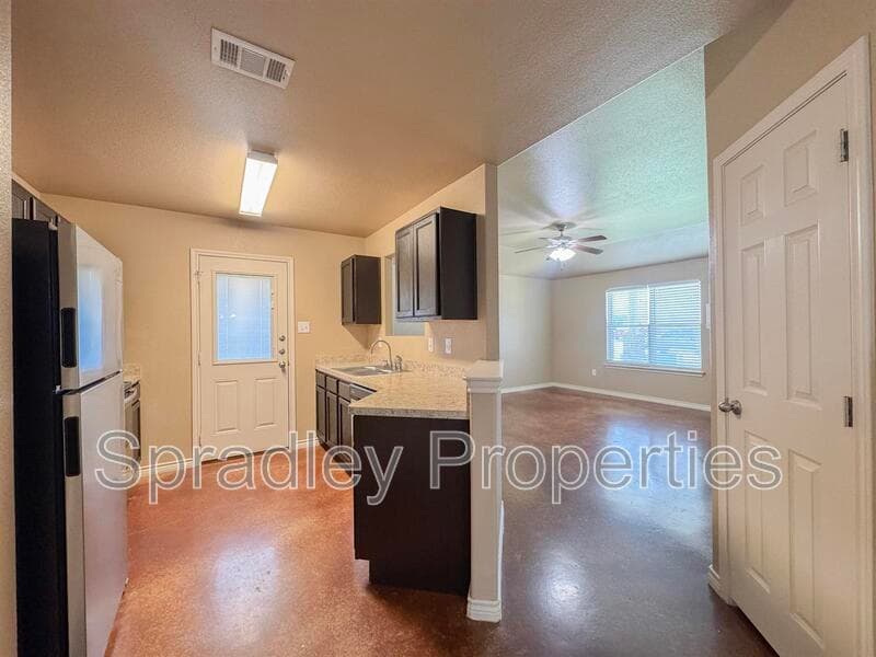 Belton Condo: 1576 Brady Way