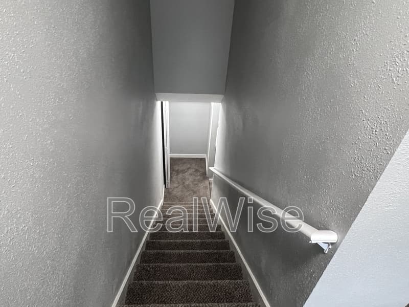 Portland Townhome: 2349 SE 135th Ave