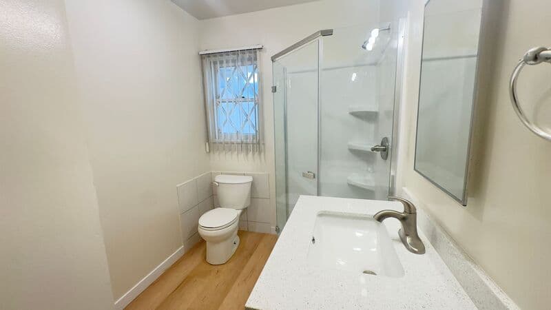 Glendora House: 427 E Haltern Ave
