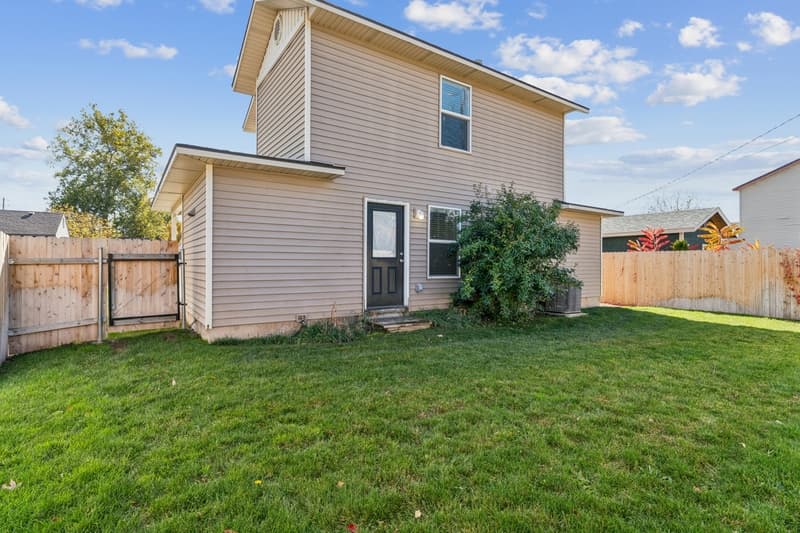 Boise Townhome: 7906 West Colehaven Court