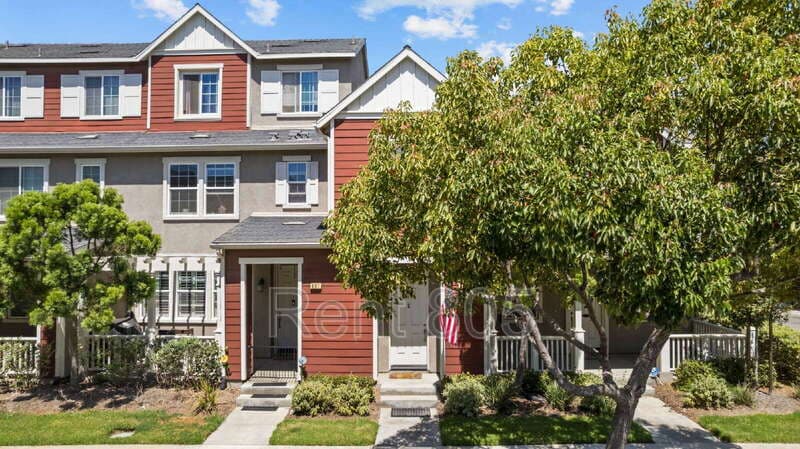 Oxnard House: 605 Flathead River Street
