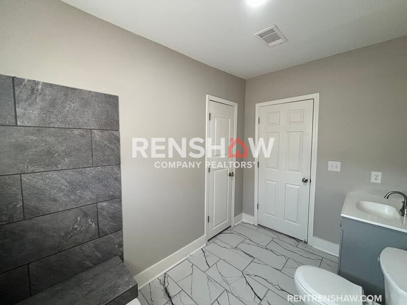 Memphis House: 1294 Snowden Ave