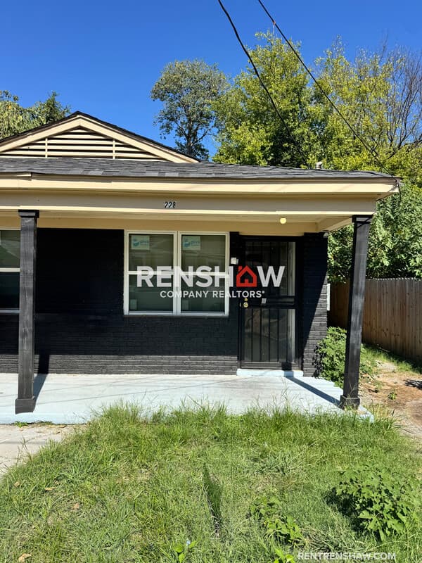 Memphis House: 228 Kirk Ave