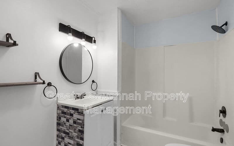 Savannah House: 612 West 42nd Street