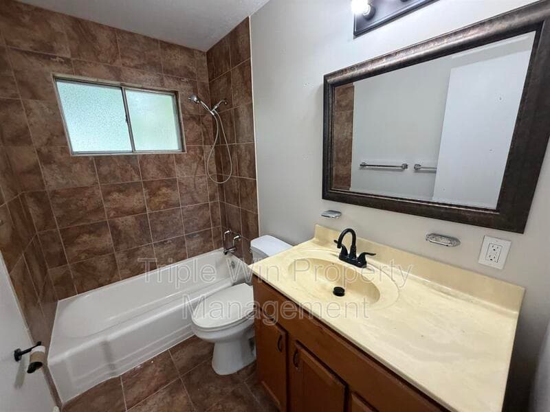 SAINT LOUIS House: 1439 WIDEFIELDS LN