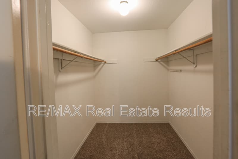 Rogers Condo: 2407 S 16th St