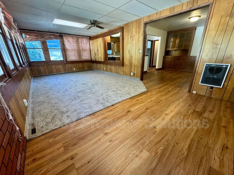 Bismarck House: 612 N 19th St