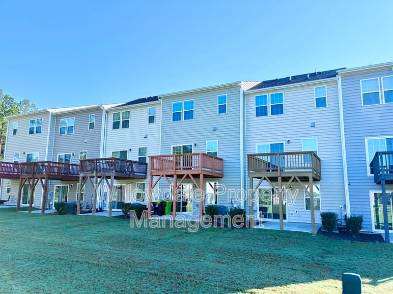 Durham Townhome: 818 Romeria Dr
