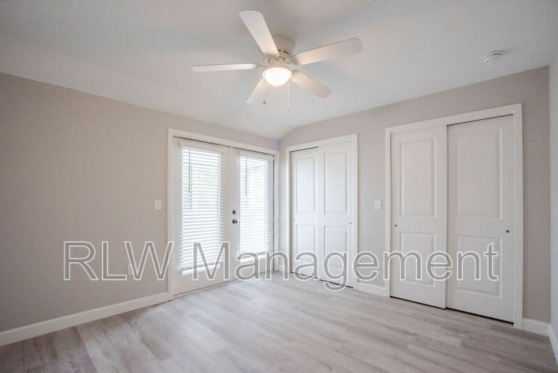 Tavares House: 216 E Alfred St