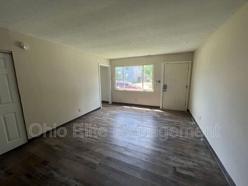 Columbus House: 48 N Eureka Ave