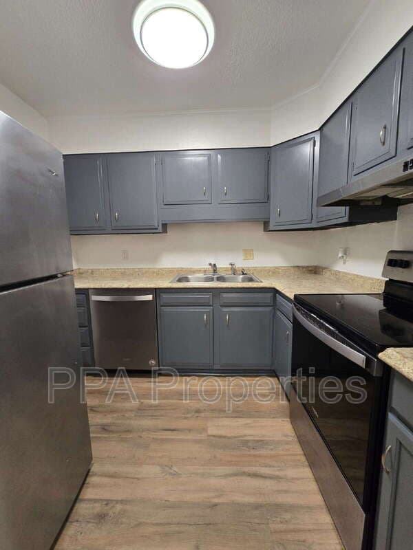 Winston Salem Townhome: 2707 Reynolds Park Rd