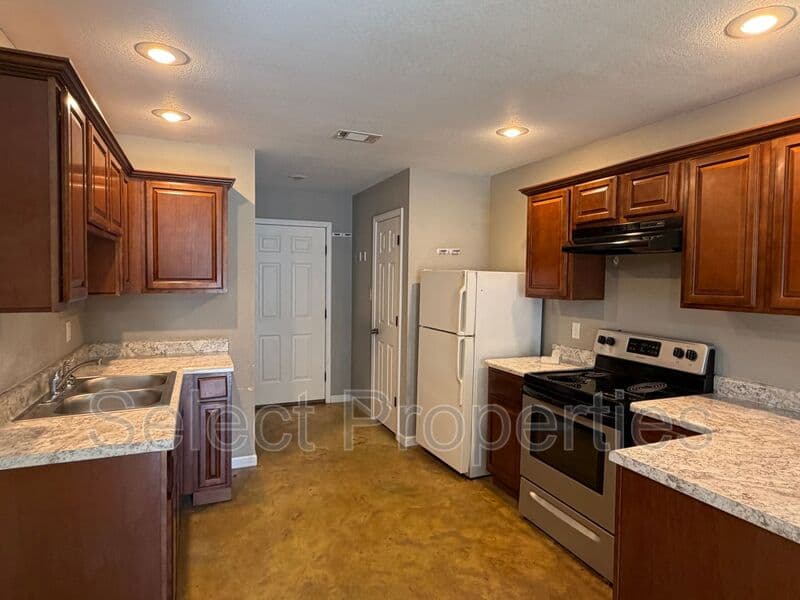 Hoxie House: 901 SE 3rd St