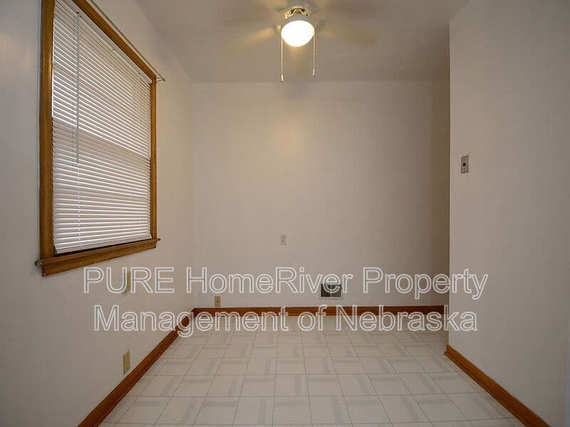 Omaha House: 3333 S 82nd St