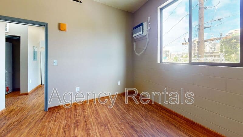Honolulu Condo: 1407 Pensacola Street