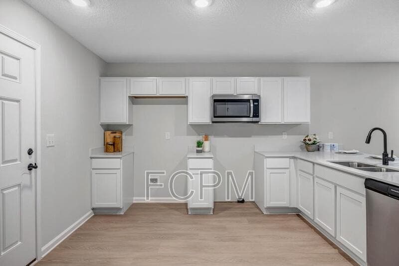 Jacksonville House: 5460 Amazon Ave