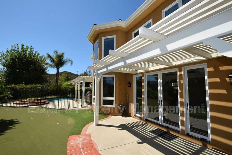 LAKE SHERWOOD House: 1674 BUSHGROVE CT