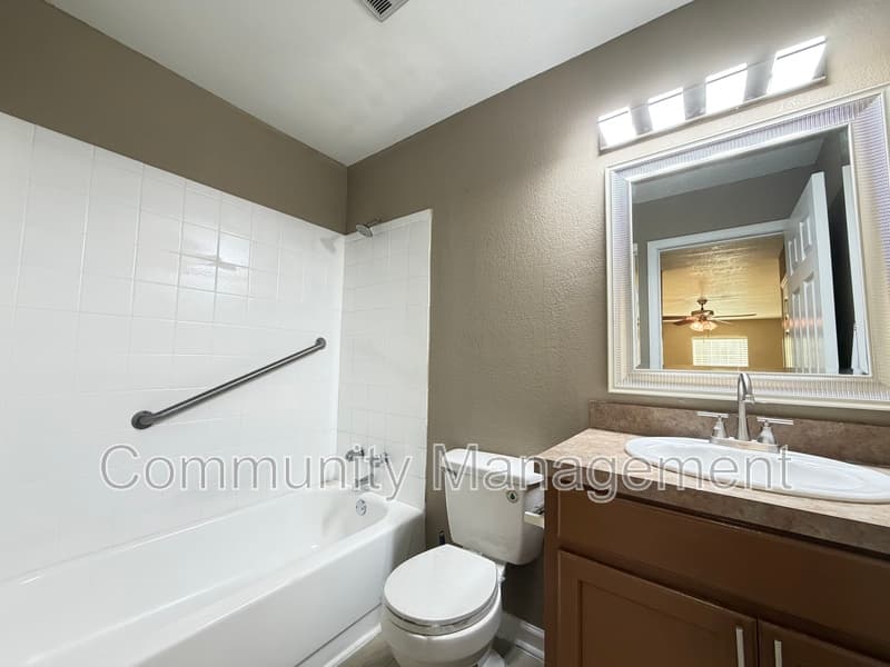 Baton Rouge Condo: 2150 N Sherwood Forest Dr