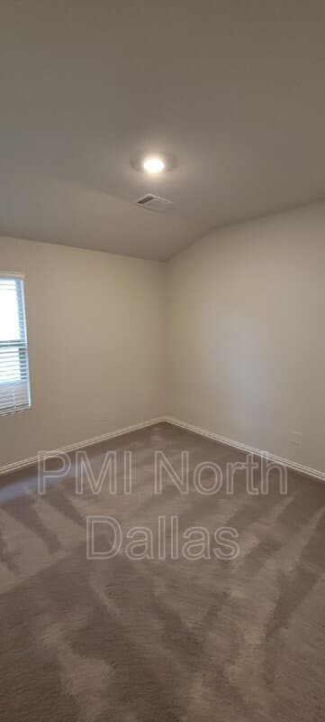 Fort Worth House: 2633 Oneida Lane
