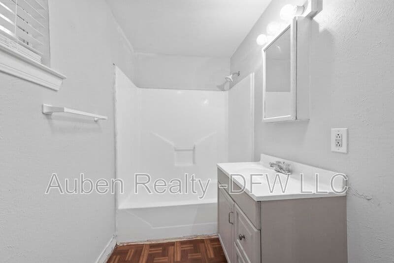 Denton Condo: 521 Ruth Street