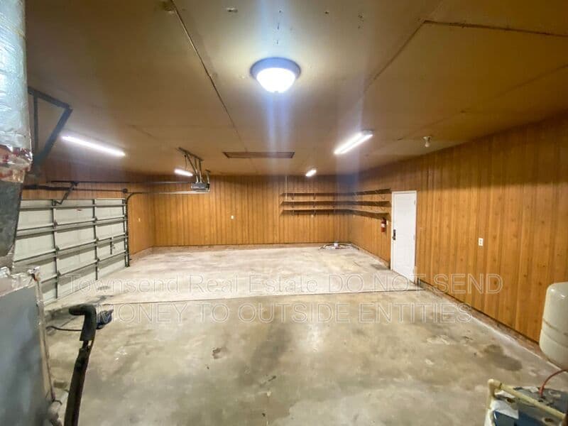 Fayetteville House: 212 Haverhill Drive