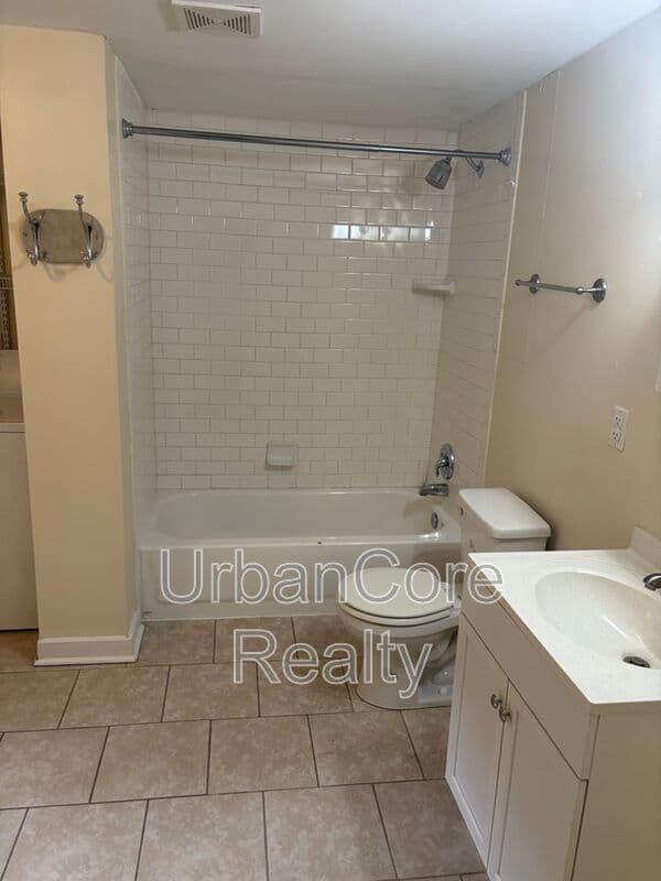 Richmond Condo: 627 N 27th St